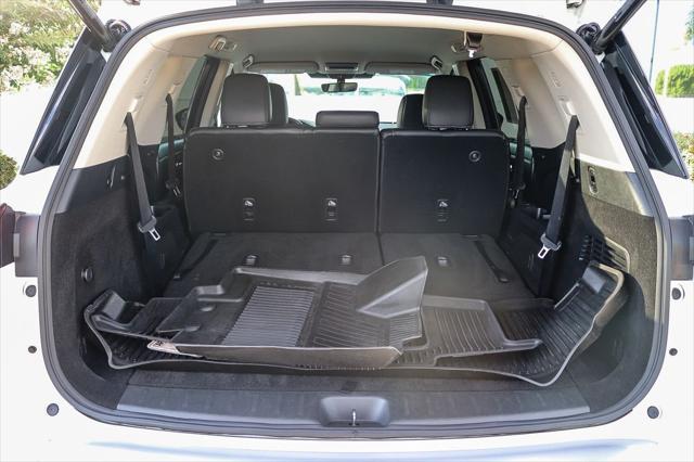 2023 Nissan Pathfinder SL FWD