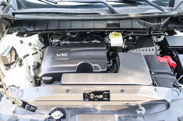 2023 Nissan Pathfinder SL FWD