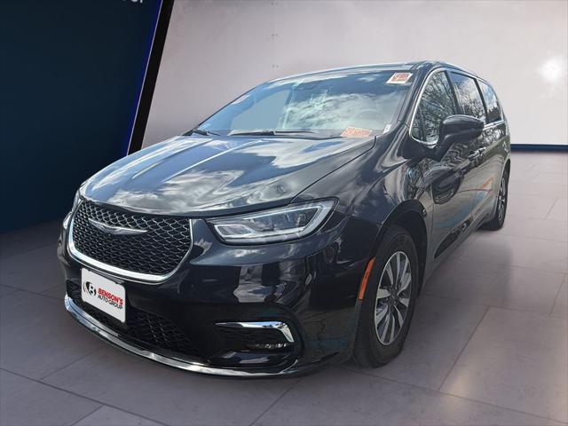 2023 Chrysler Pacifica Hybrid Touring L for sale in San Antonio, TX