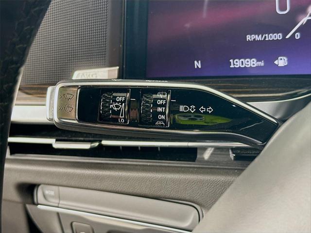 2025 Cadillac Escalade ESV Luxury