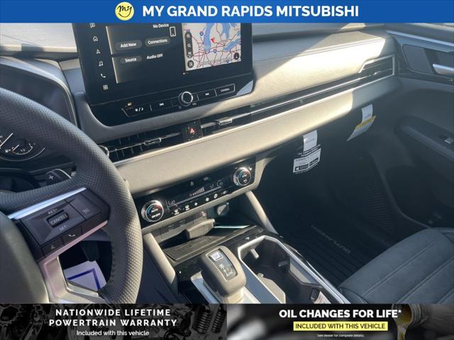 2026 Mitsubishi Outlander LE 1.5T S-AWC