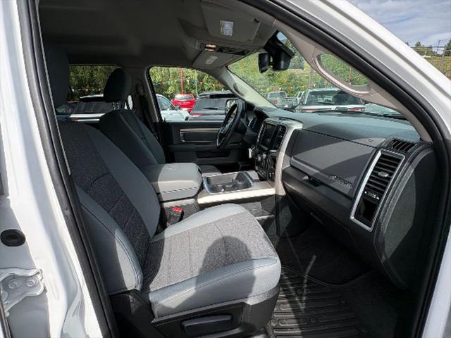 2017 Ram 1500 Big Horn Crew Cab 4x4 6'4" Box