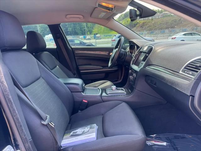 2022 Chrysler 300 Touring