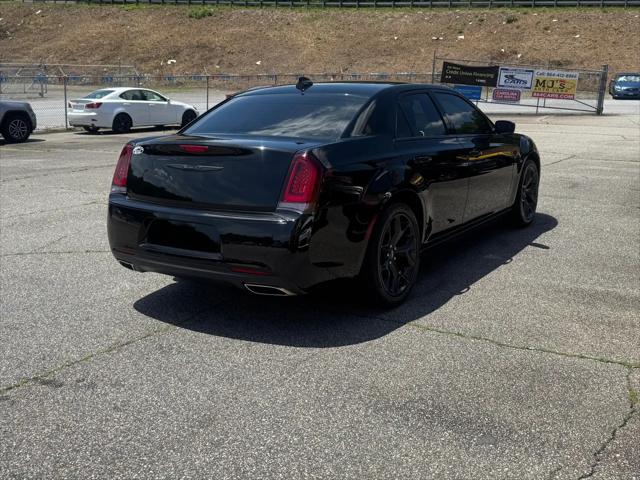 2022 Chrysler 300 Touring