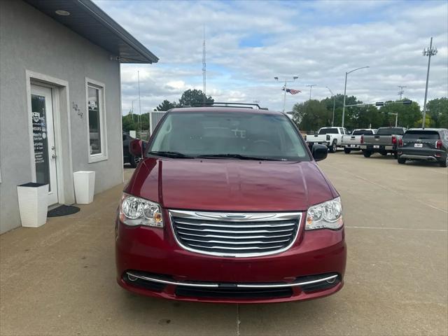 2016 Chrysler Town & Country Touring