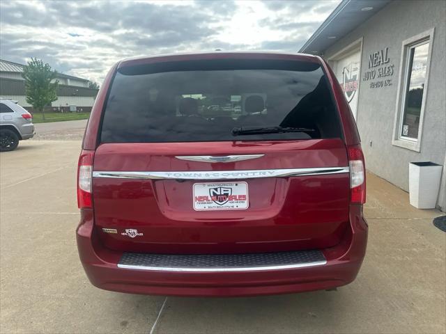 2016 Chrysler Town & Country Touring