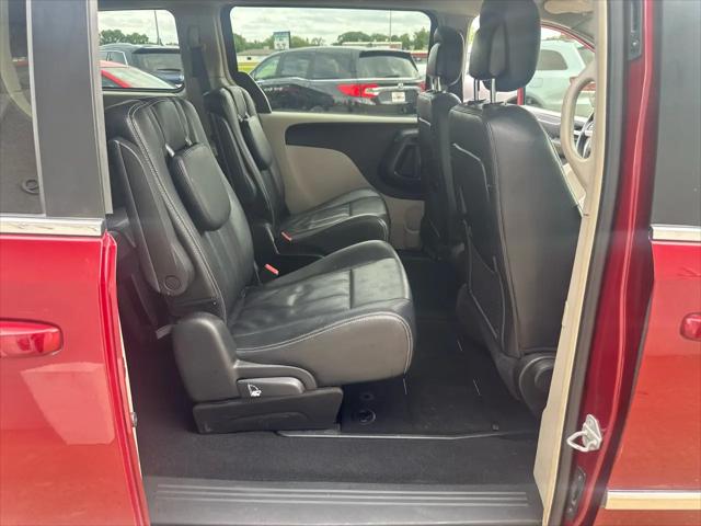 2016 Chrysler Town & Country Touring