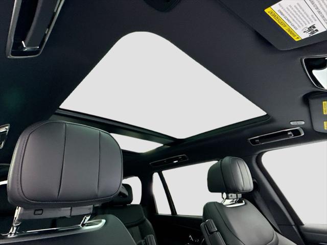 2026 Land Rover Range Rover P530 SE 7 Seat