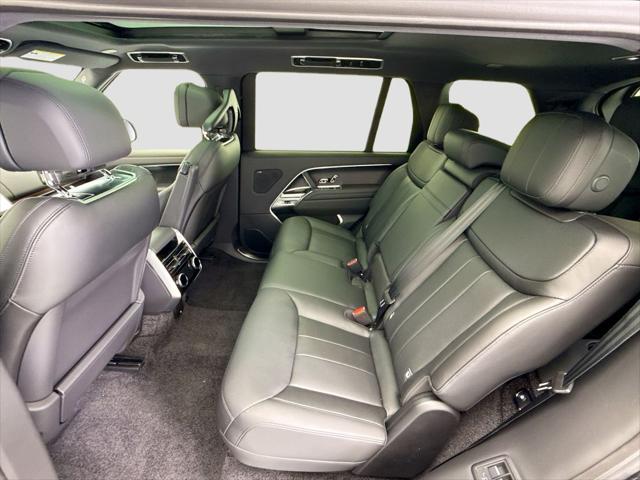 2026 Land Rover Range Rover P530 SE 7 Seat