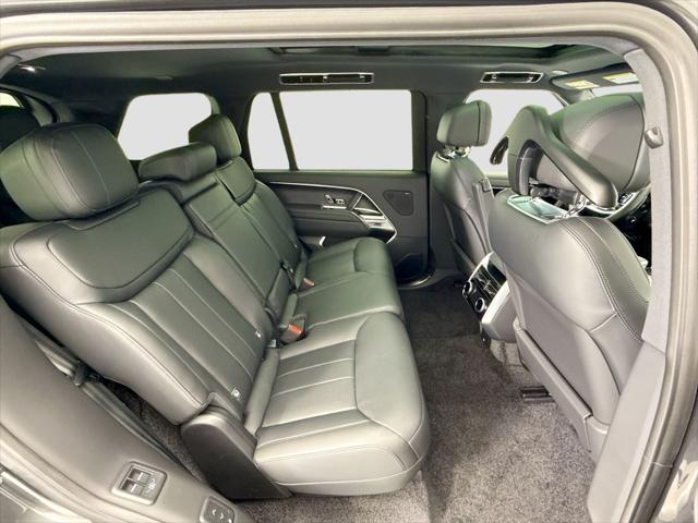 2026 Land Rover Range Rover P530 SE 7 Seat