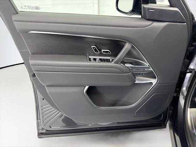 2026 Land Rover Range Rover P530 SE 7 Seat
