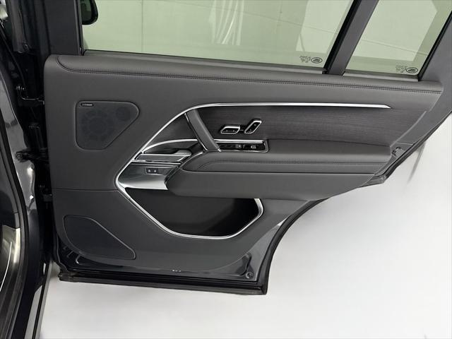 2026 Land Rover Range Rover P530 SE 7 Seat