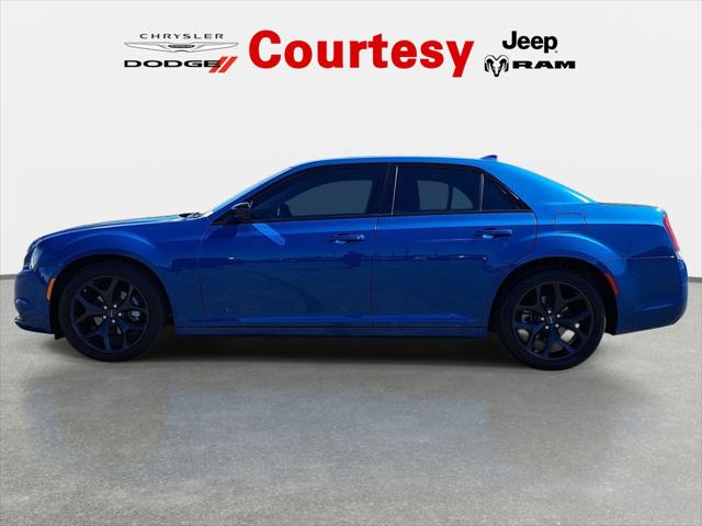 2023 Chrysler 300 Touring