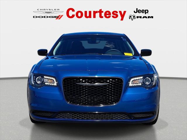 2023 Chrysler 300 Touring