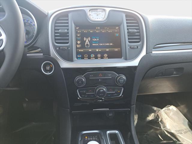 2023 Chrysler 300 Touring