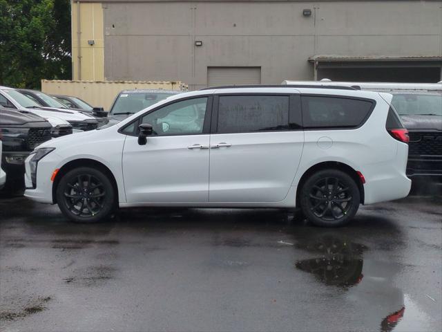 2027 Chrysler Pacifica Limited