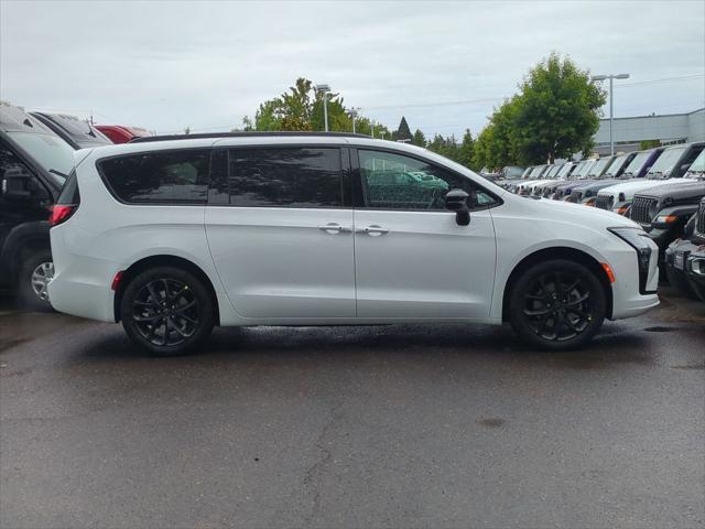 2027 Chrysler Pacifica Limited