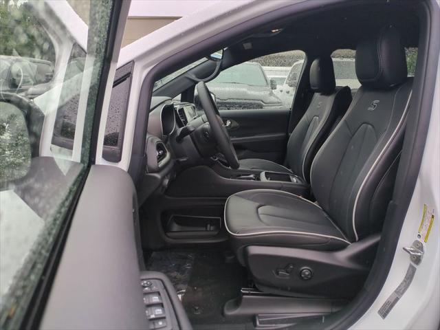 2027 Chrysler Pacifica Limited