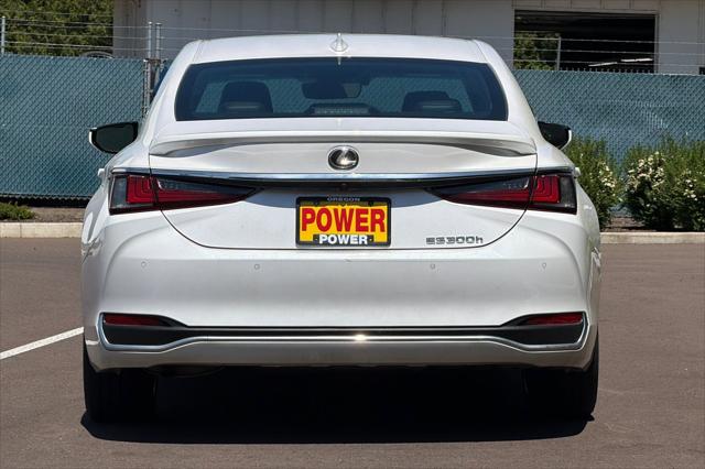 2024 Lexus ES 300h Luxury