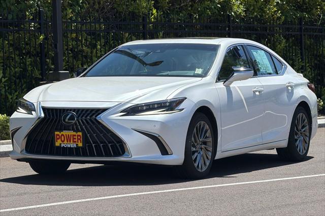 2024 Lexus ES 300h Luxury