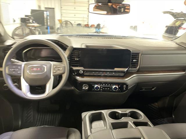 2024 GMC Sierra 1500 4WD Crew Cab Short Box Elevation with 3SB