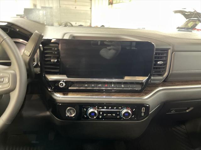 2024 GMC Sierra 1500 4WD Crew Cab Short Box Elevation with 3SB