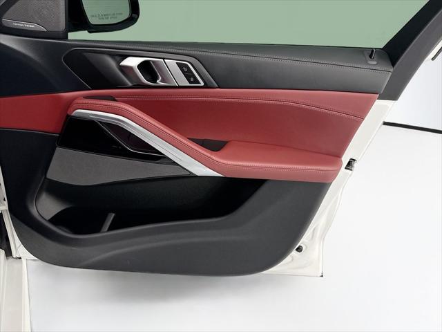 2022 BMW X6 M50i
