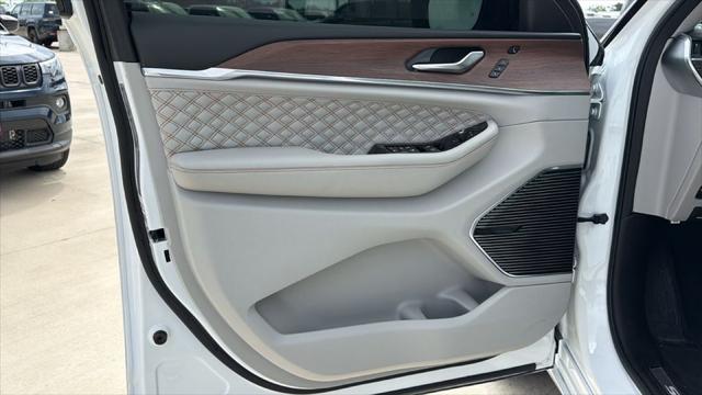 2022 Jeep Grand Cherokee Summit 4x4