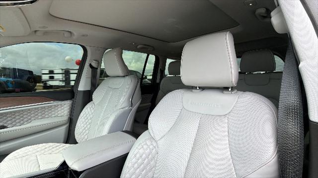 2022 Jeep Grand Cherokee Summit 4x4