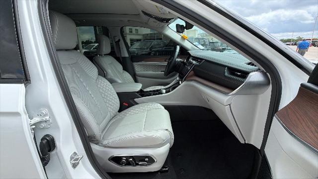 2022 Jeep Grand Cherokee Summit 4x4