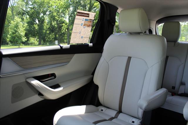 2024 Mazda X-90 Premium Plus