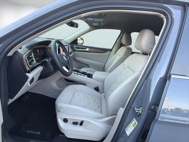 2026 Volkswagen Atlas SE with Technology