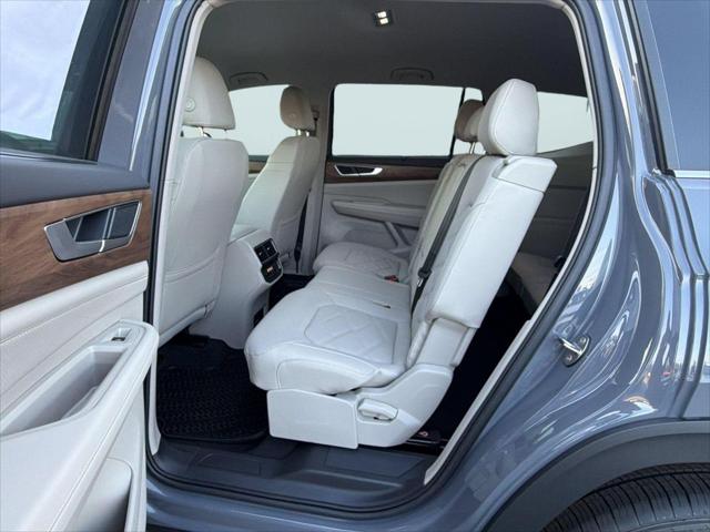 2026 Volkswagen Atlas SE with Technology