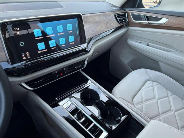 2026 Volkswagen Atlas SE with Technology