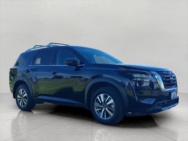 2025 Nissan Pathfinder SL 4WD for sale in Oshkosh, WI