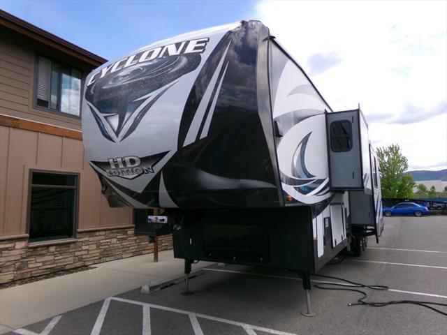 2017 Land Rover Heartland 41.5 feet long