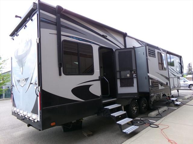 2017 Land Rover Heartland 41.5 feet long