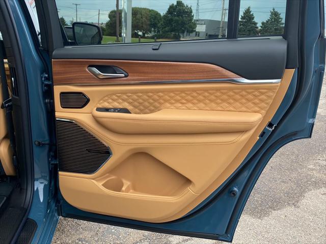 2026 Jeep Grand Cherokee L Summit 4x4
