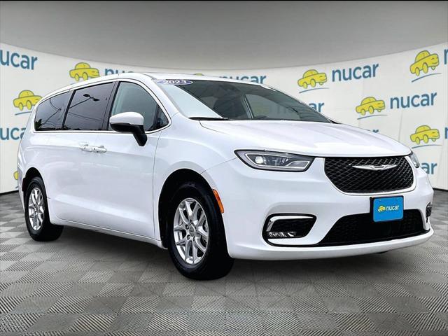 2023 Chrysler Pacifica Touring L for sale in Woburn, MA