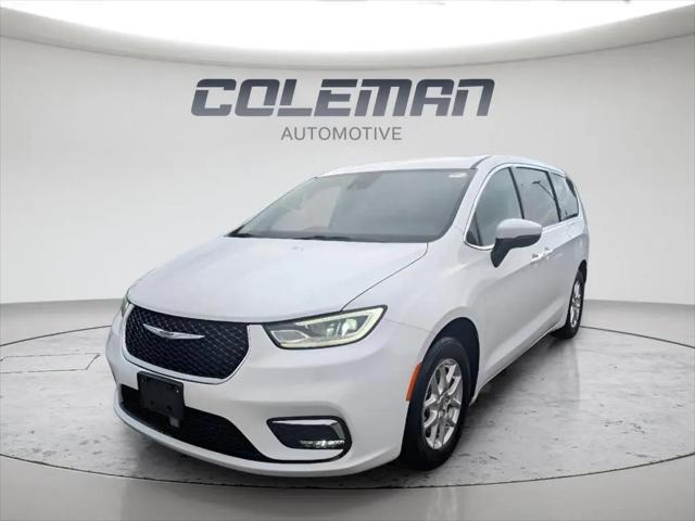 2023 Chrysler Pacifica Touring L for sale in Elgin, IL