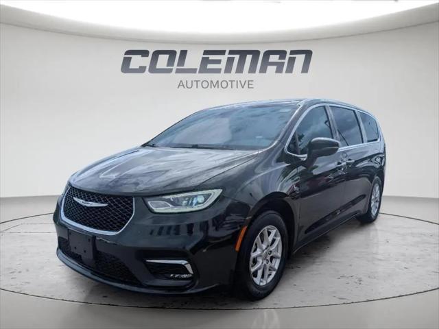 2023 Chrysler Pacifica Touring L for sale in Elgin, IL