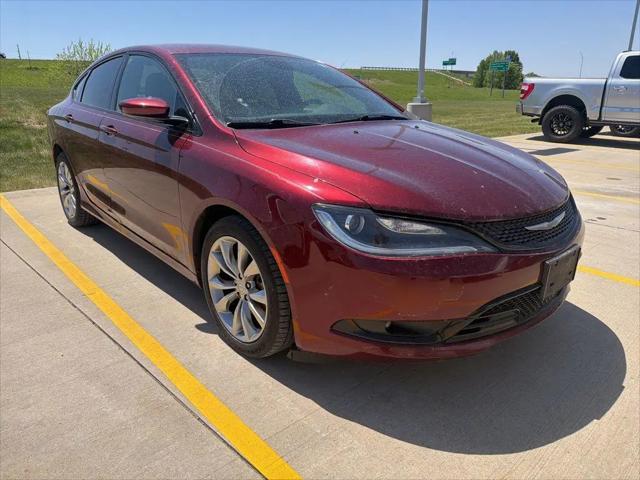 2016 Chrysler 200 S for sale in Independence, IA
