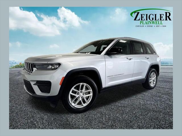2023 Jeep Grand Cherokee Laredo 4x4 for sale in Plainwell, MI