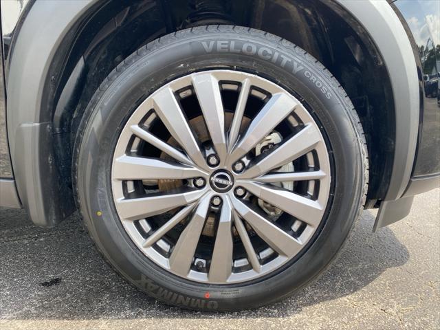 2025 Nissan Pathfinder SL FWD