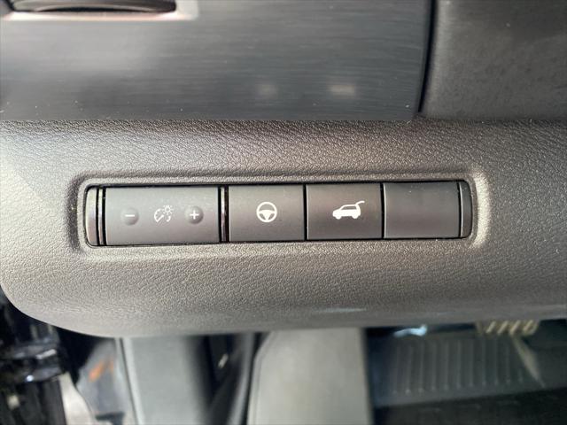 2025 Nissan Pathfinder SL FWD