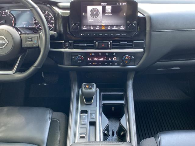 2025 Nissan Pathfinder SL FWD