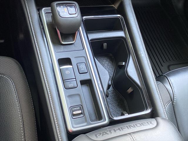 2025 Nissan Pathfinder SL FWD