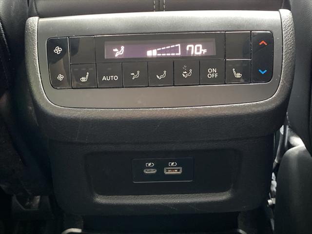 2025 Nissan Pathfinder SL FWD