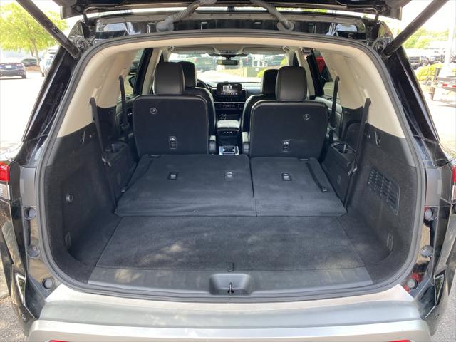 2025 Nissan Pathfinder SL FWD