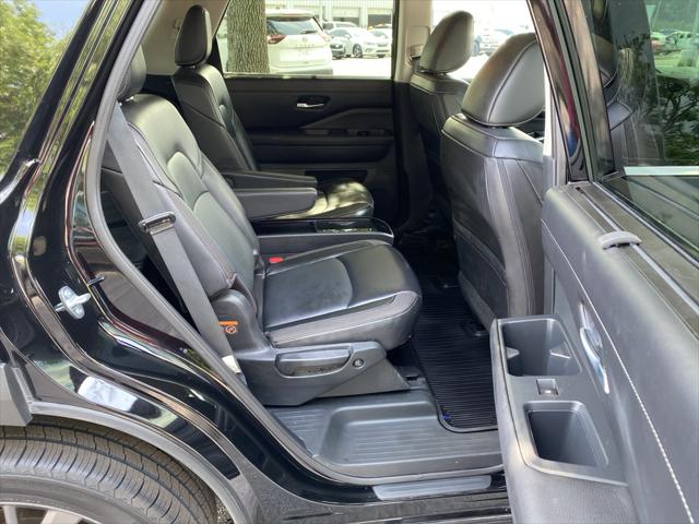 2025 Nissan Pathfinder SL FWD